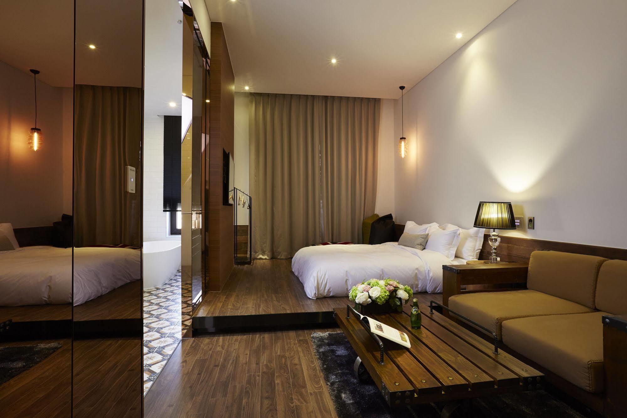 Chungbuk Inno City Namoo Hotel Eumseong Buitenkant foto